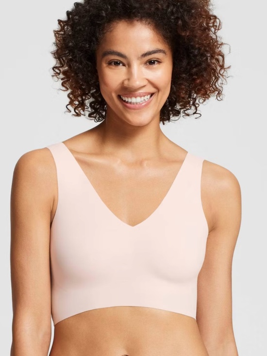 True & Co. Other - True & Co. large bra Everybody v neck bra beige